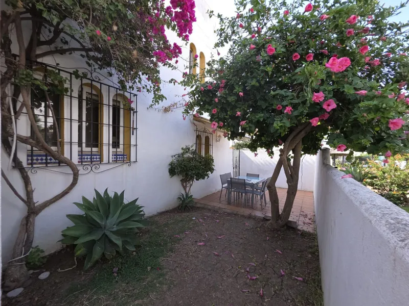 House - Townhouse в продаже в Casares, Málaga. В доме 3 спален и 3 ванных комнат. Площадь дома 262 м²