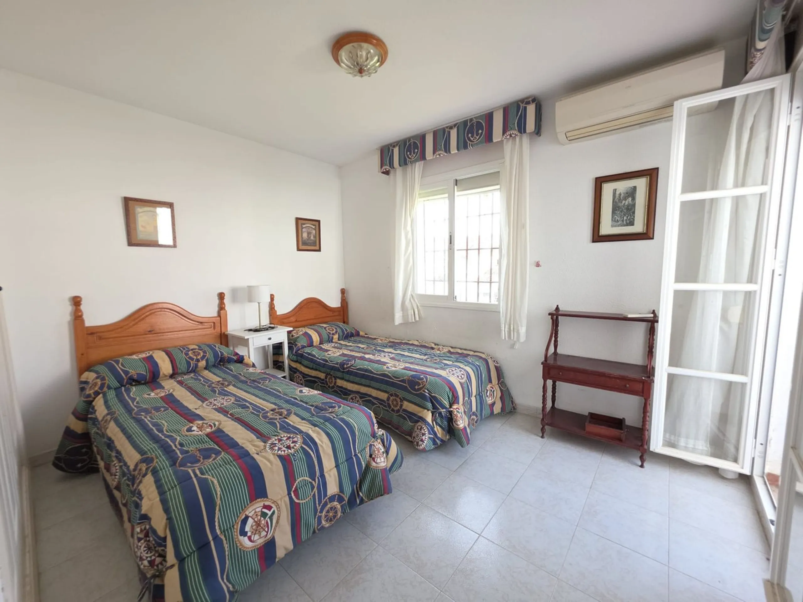 House - Townhouse в продаже в Casares, Málaga. В доме 3 спален и 3 ванных комнат. Площадь дома 262 м²