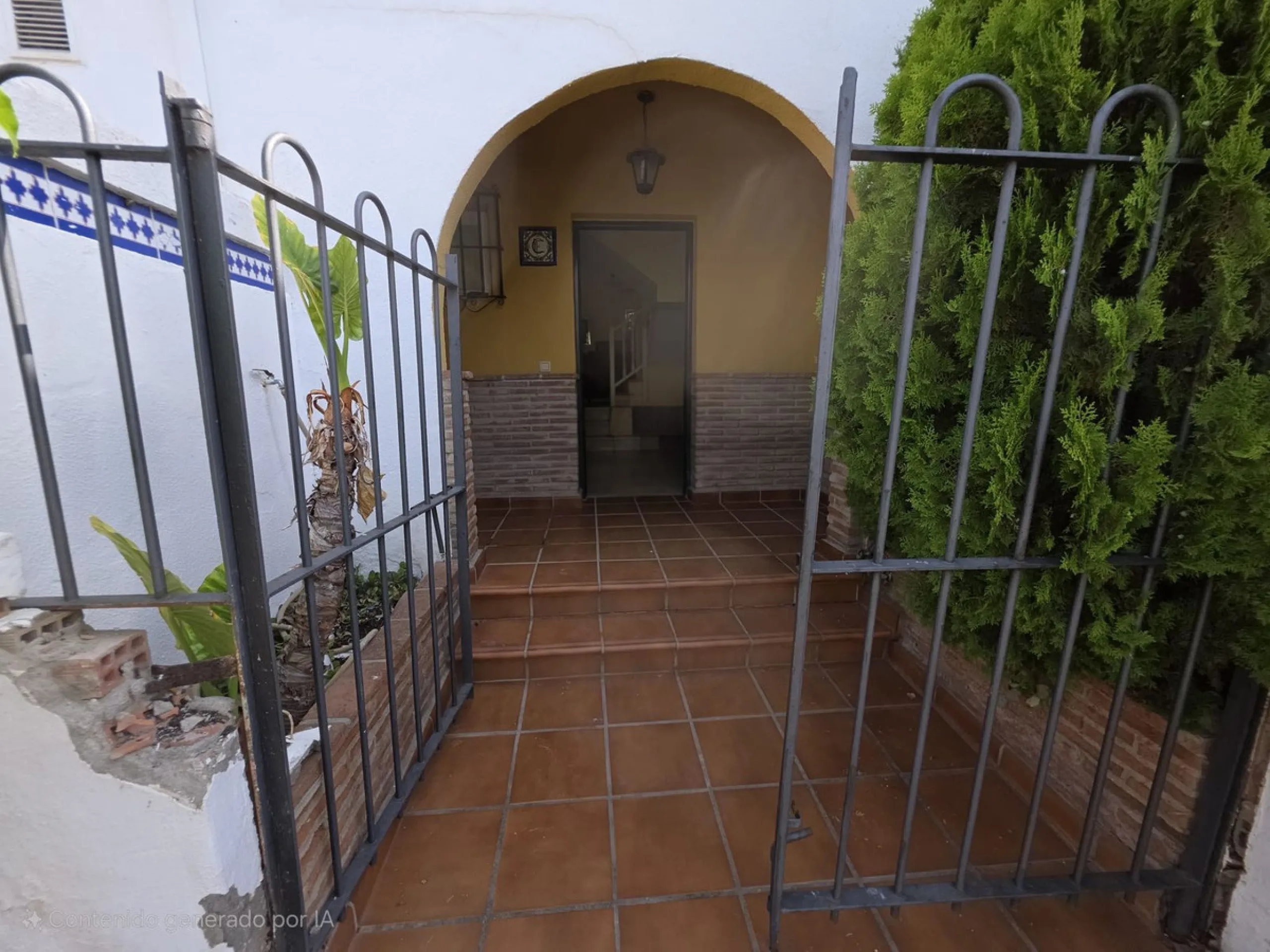House - Townhouse в продаже в Casares, Málaga. В доме 3 спален и 3 ванных комнат. Площадь дома 262 м²