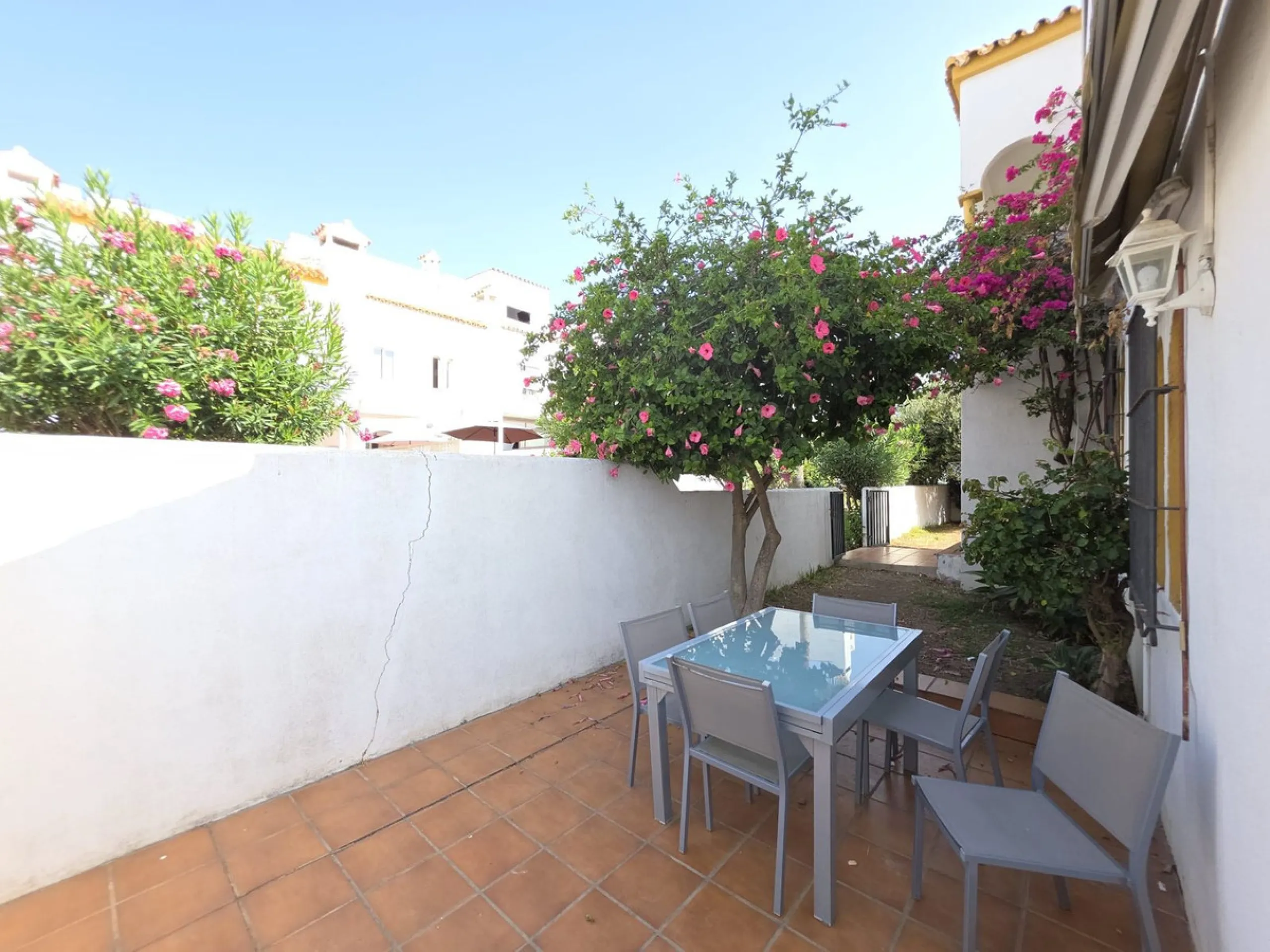 House - Townhouse в продаже в Casares, Málaga. В доме 3 спален и 3 ванных комнат. Площадь дома 262 м²