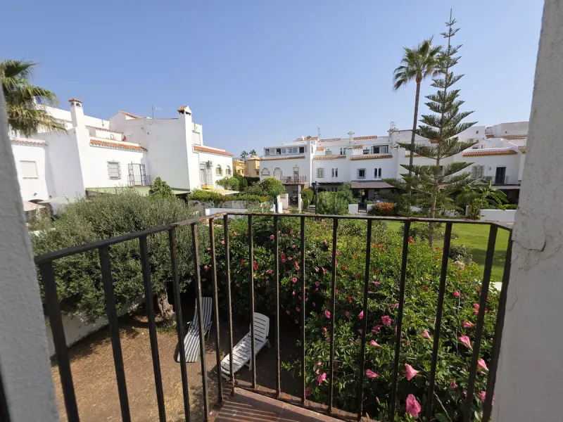 House - Townhouse в продаже в Casares, Málaga. В доме 3 спален и 3 ванных комнат. Площадь дома 262 м²