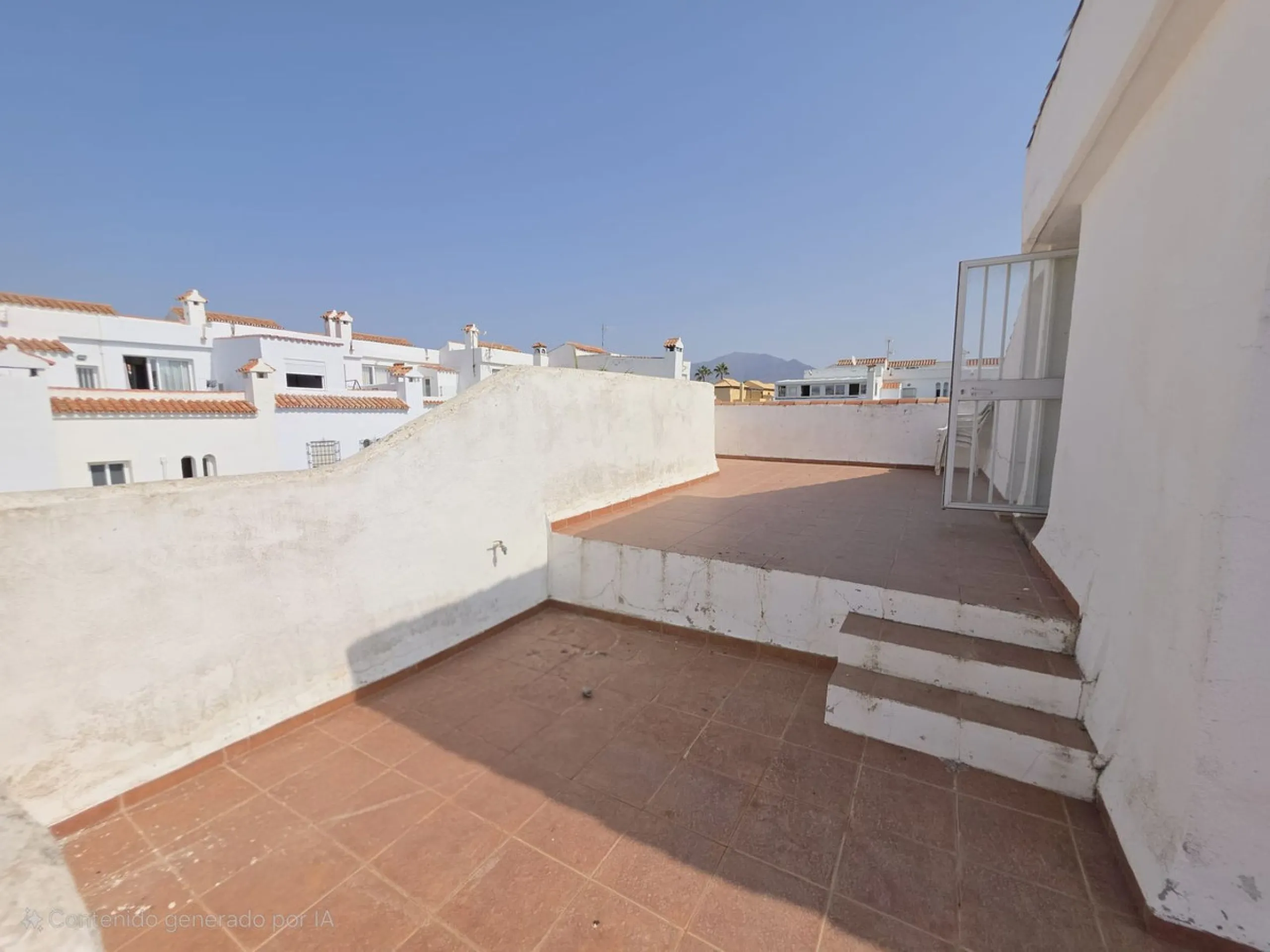 House - Townhouse в продаже в Casares, Málaga. В доме 3 спален и 3 ванных комнат. Площадь дома 262 м²