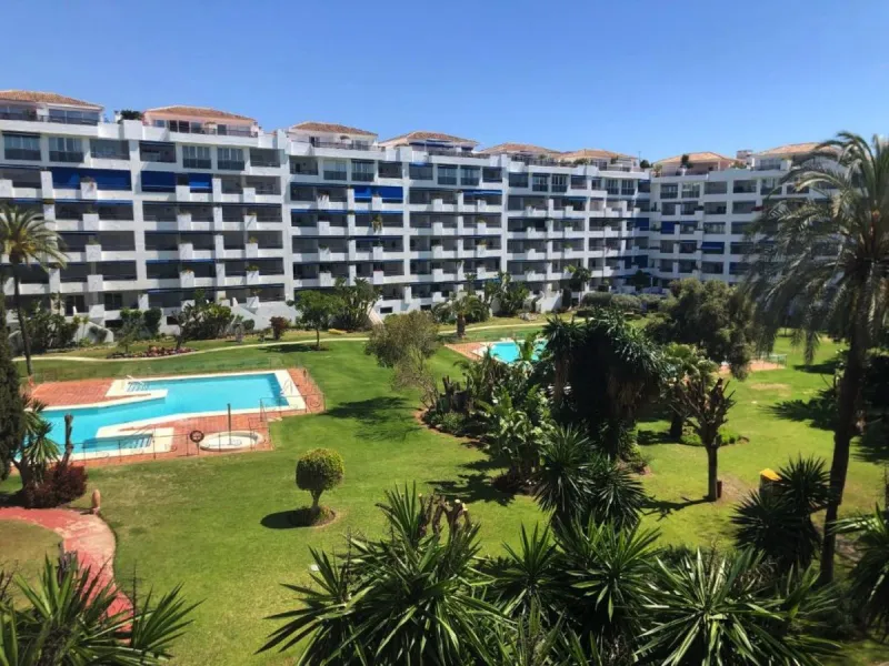 Apartment - Middle Floor Apartment в продаже в Marbella, Málaga. В доме 3 спален и 2 ванных комнат. Площадь дома 145 м²