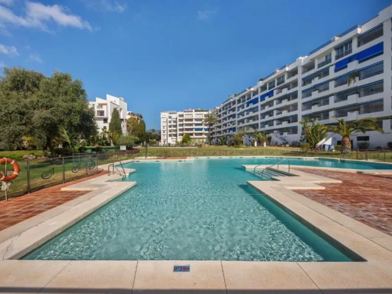 Apartment - Middle Floor Apartment в продаже в Marbella, Málaga. В доме 3 спален и 2 ванных комнат. Площадь дома 145 м²
