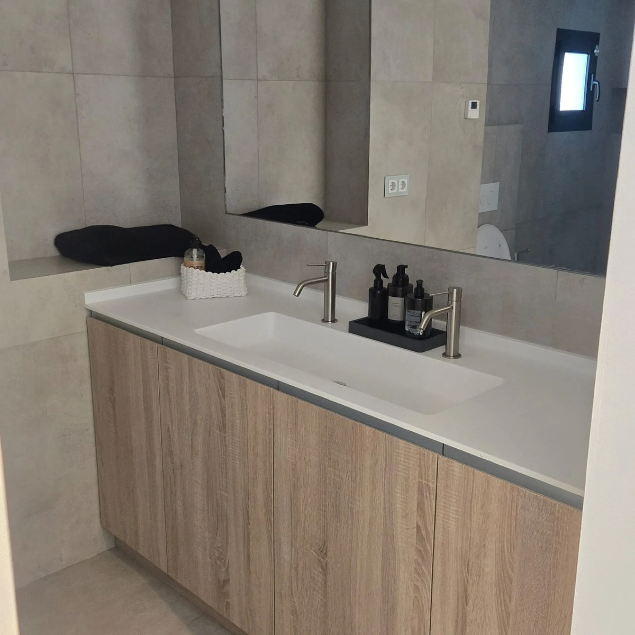 Apartment - Middle Floor Apartment в продаже в Marbella, Málaga. В доме 3 спален и 2 ванных комнат. Площадь дома 145 м²