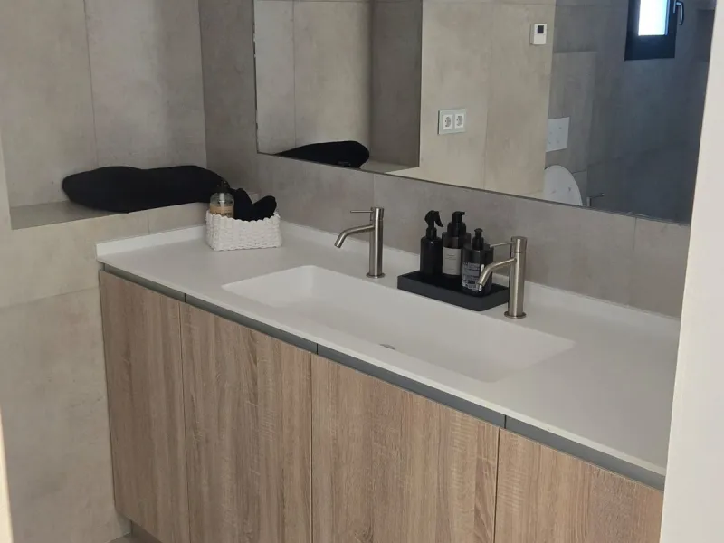 Apartment - Middle Floor Apartment в продаже в Marbella, Málaga. В доме 3 спален и 2 ванных комнат. Площадь дома 145 м²