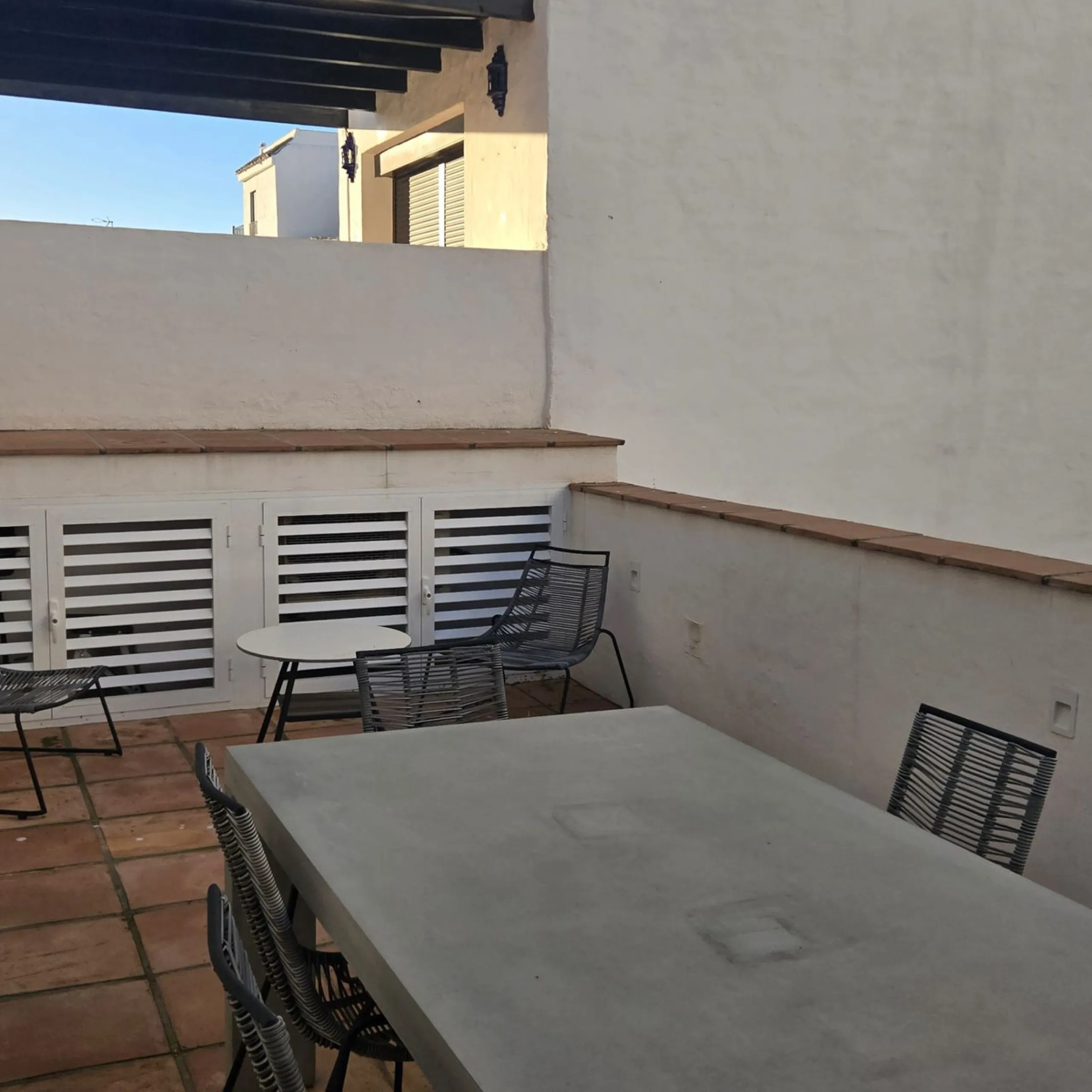 Apartment - Middle Floor Apartment в продаже в Marbella, Málaga. В доме 3 спален и 2 ванных комнат. Площадь дома 145 м²