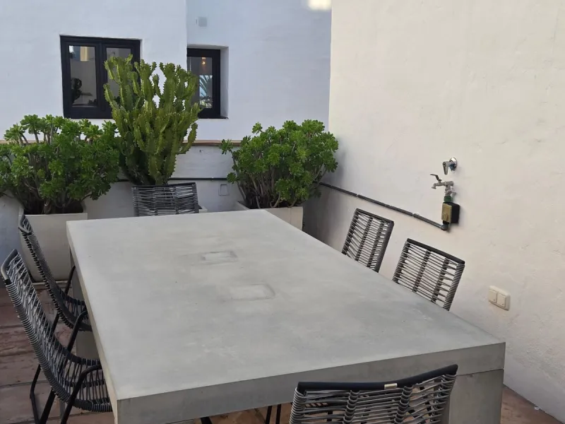 Apartment - Middle Floor Apartment в продаже в Marbella, Málaga. В доме 3 спален и 2 ванных комнат. Площадь дома 145 м²