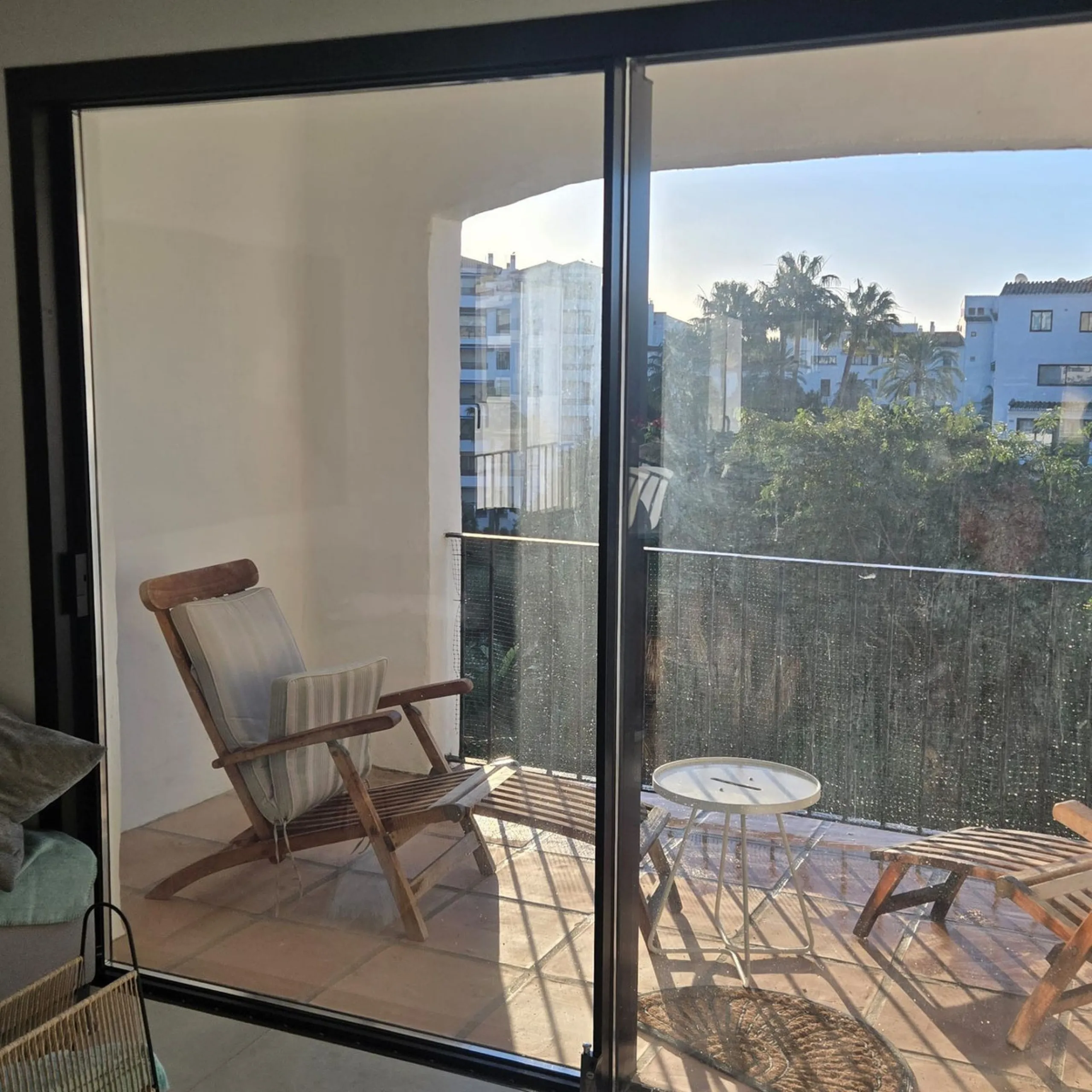 Apartment - Middle Floor Apartment в продаже в Marbella, Málaga. В доме 3 спален и 2 ванных комнат. Площадь дома 145 м²