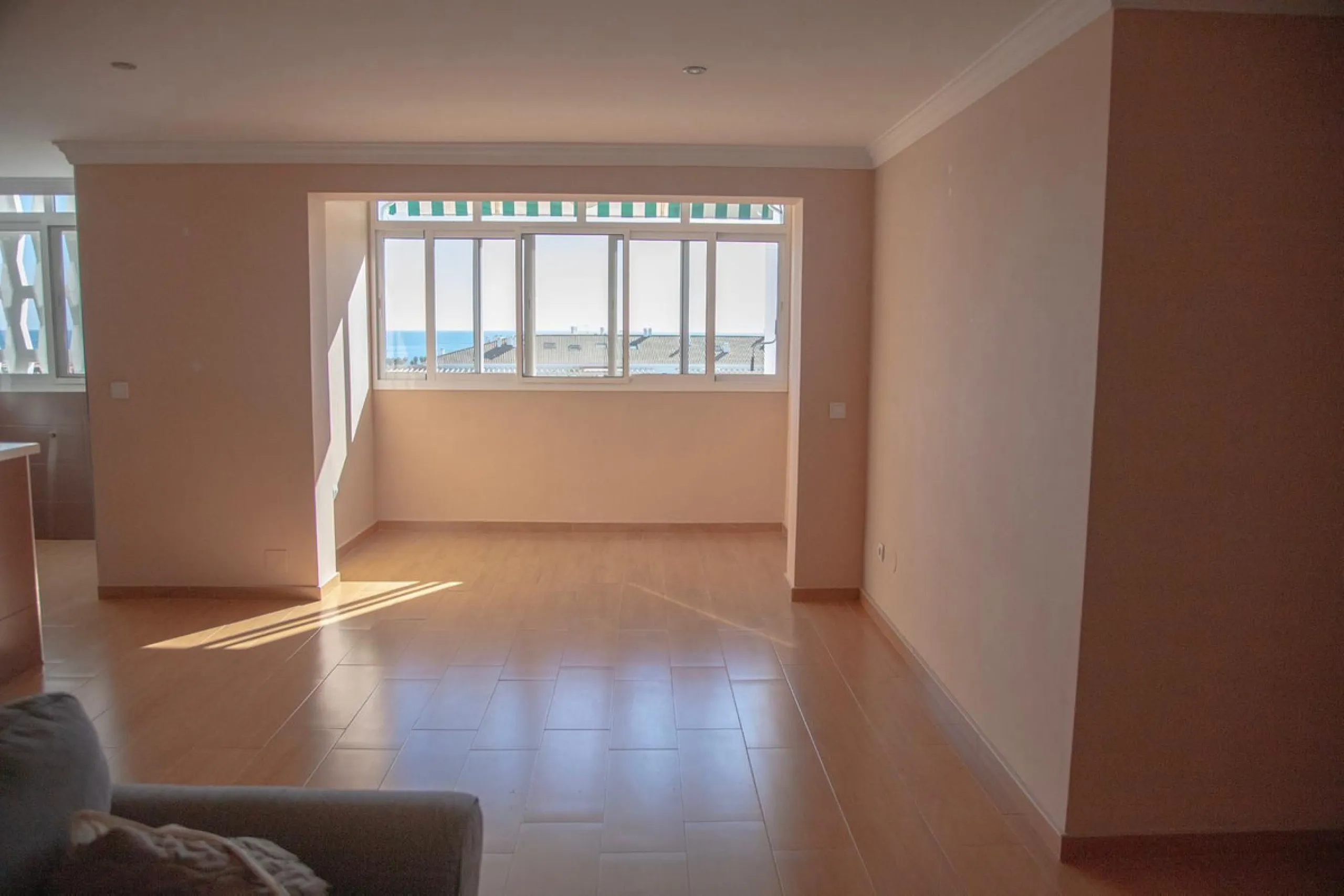 Apartment - Middle Floor Apartment в продаже в Marbella, Málaga. В доме 4 спален и 2 ванных комнат. Площадь дома 95 м²