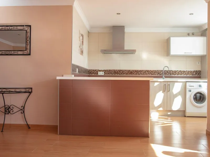 Apartment - Middle Floor Apartment в продаже в Marbella, Málaga. В доме 4 спален и 2 ванных комнат. Площадь дома 95 м²