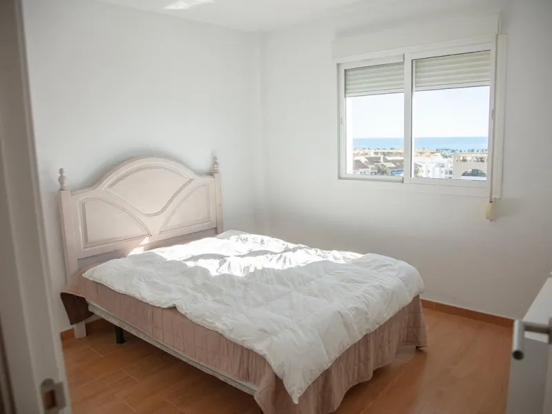 Apartment - Middle Floor Apartment в продаже в Marbella, Málaga. В доме 4 спален и 2 ванных комнат. Площадь дома 95 м²