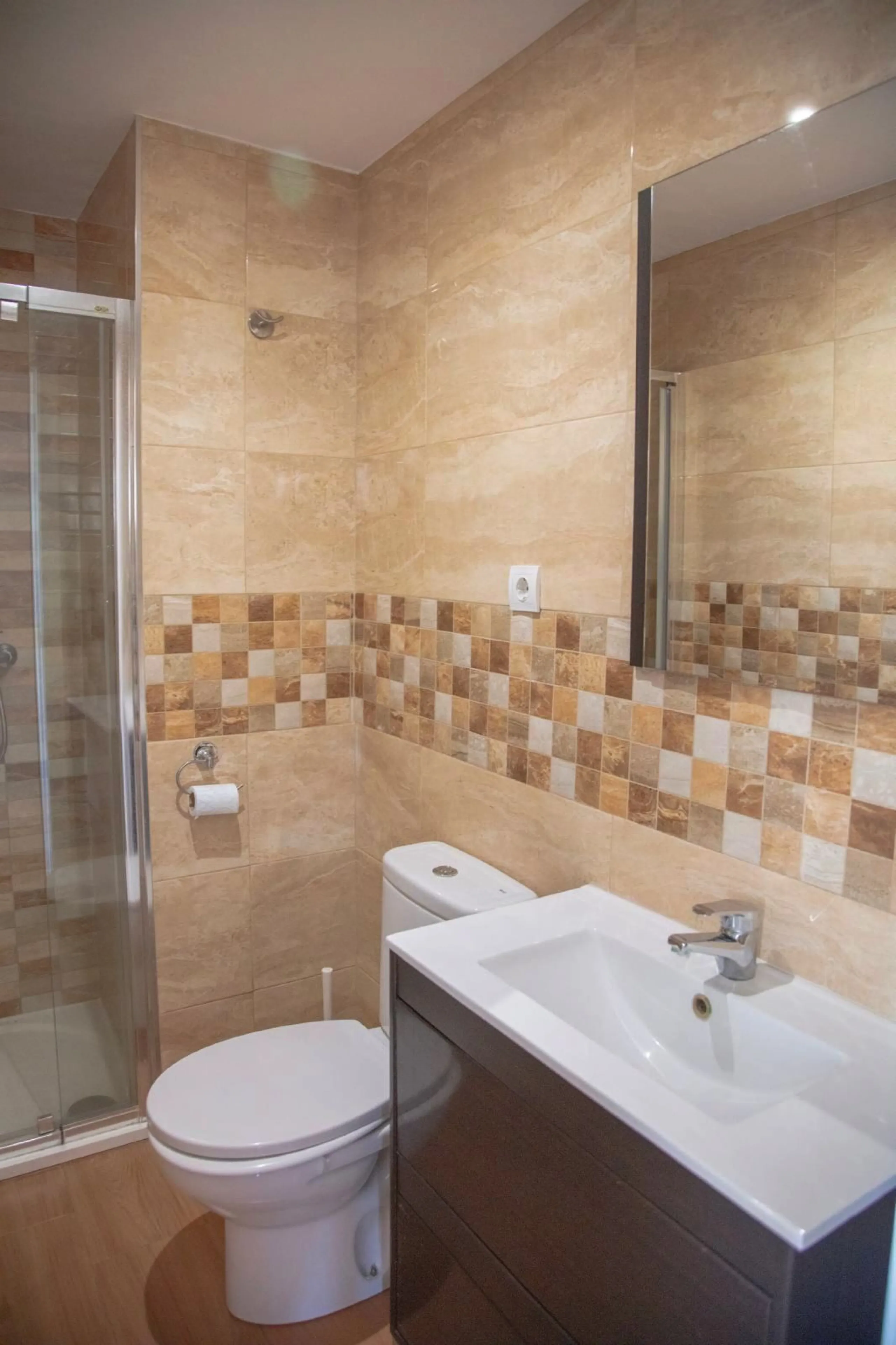 Apartment - Middle Floor Apartment в продаже в Marbella, Málaga. В доме 4 спален и 2 ванных комнат. Площадь дома 95 м²