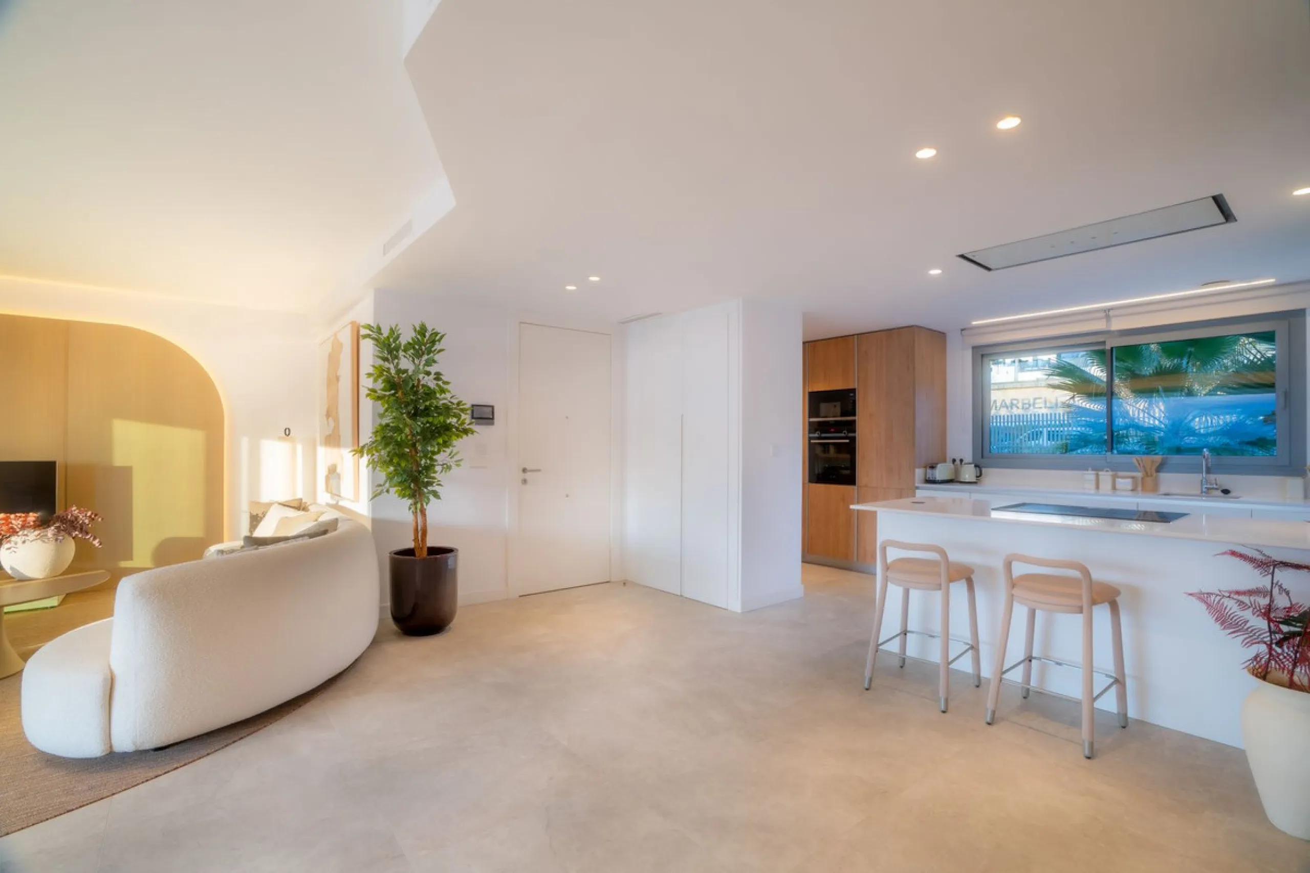 Elegant Middle-Floor Apartment with Panoramic Sea Views in Santa Clara, Marbella