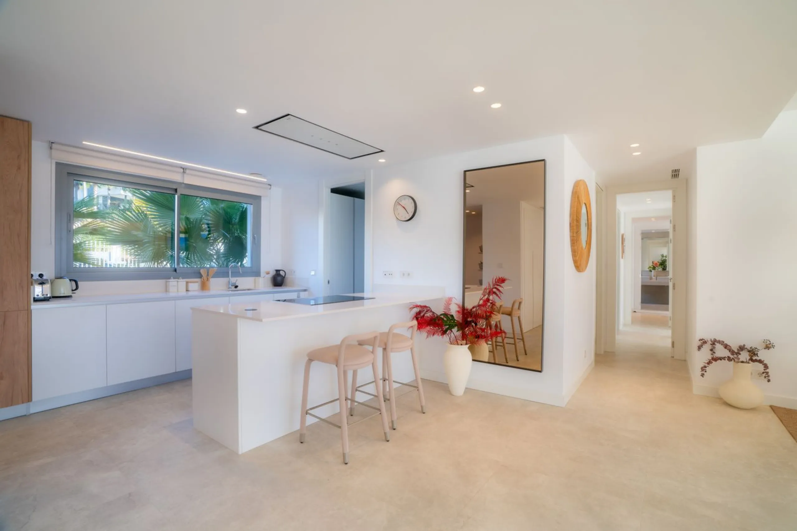 Elegant Middle-Floor Apartment with Panoramic Sea Views in Santa Clara, Marbella