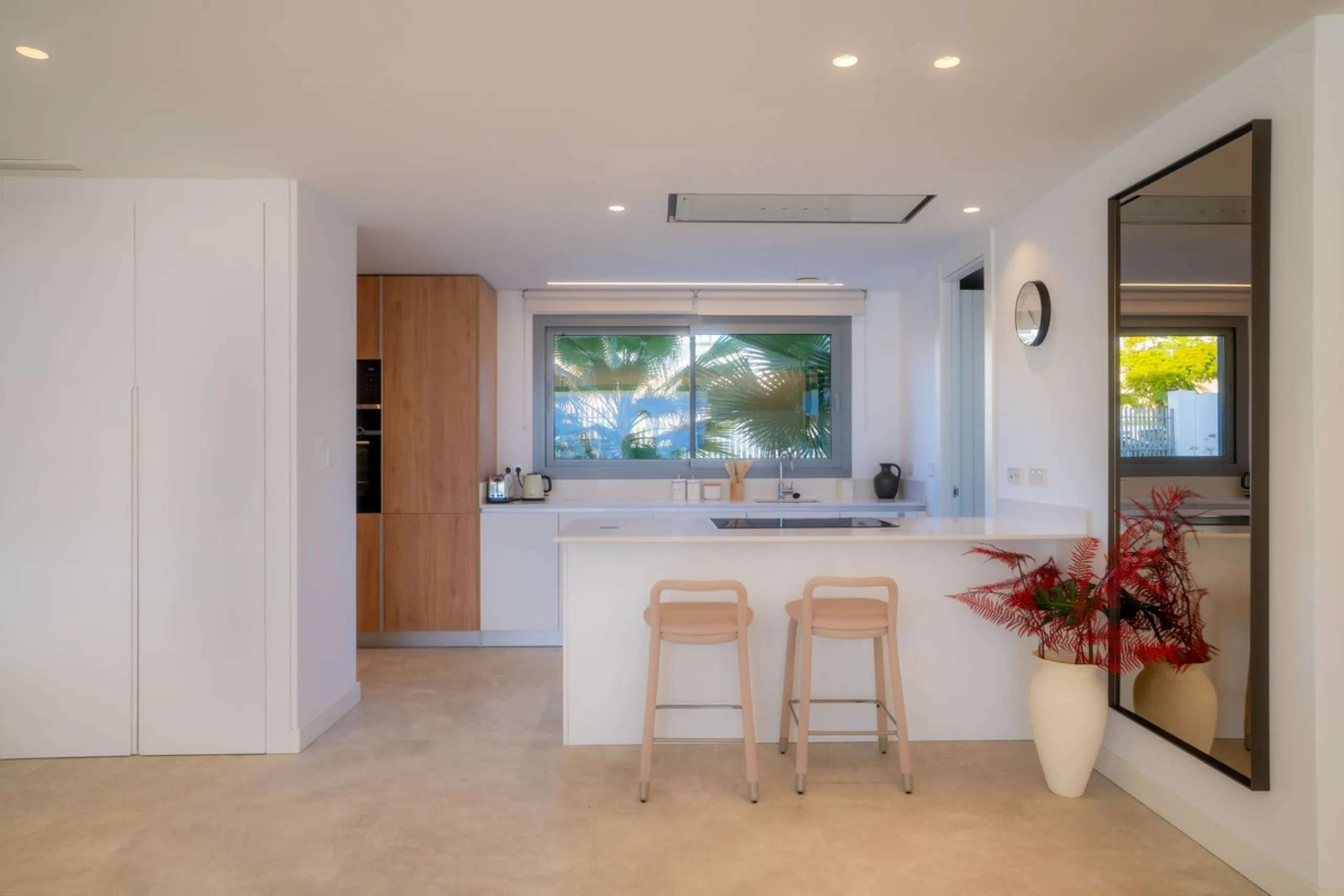 Elegant Middle-Floor Apartment with Panoramic Sea Views in Santa Clara, Marbella