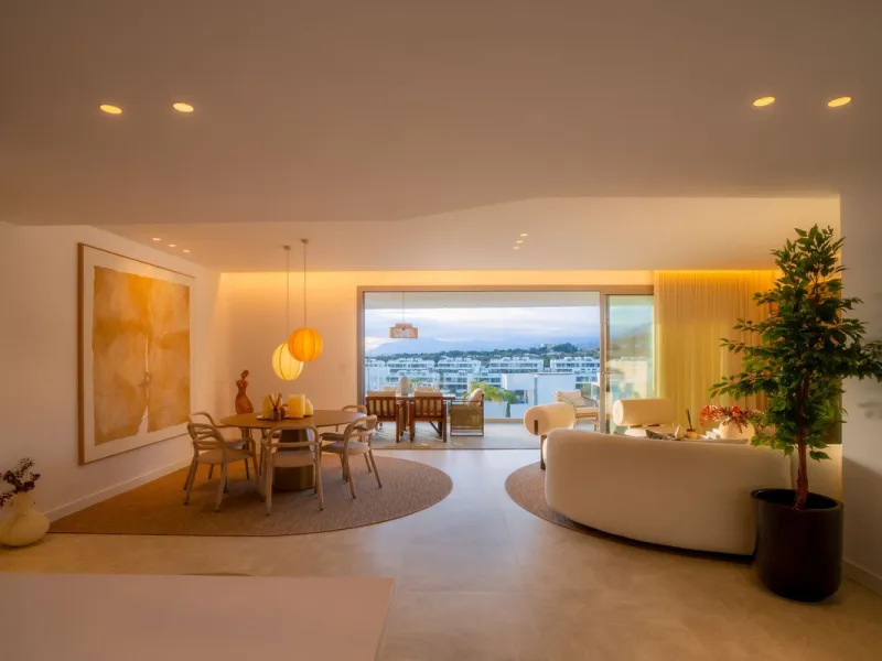 Elegant Middle-Floor Apartment with Panoramic Sea Views in Santa Clara, Marbella