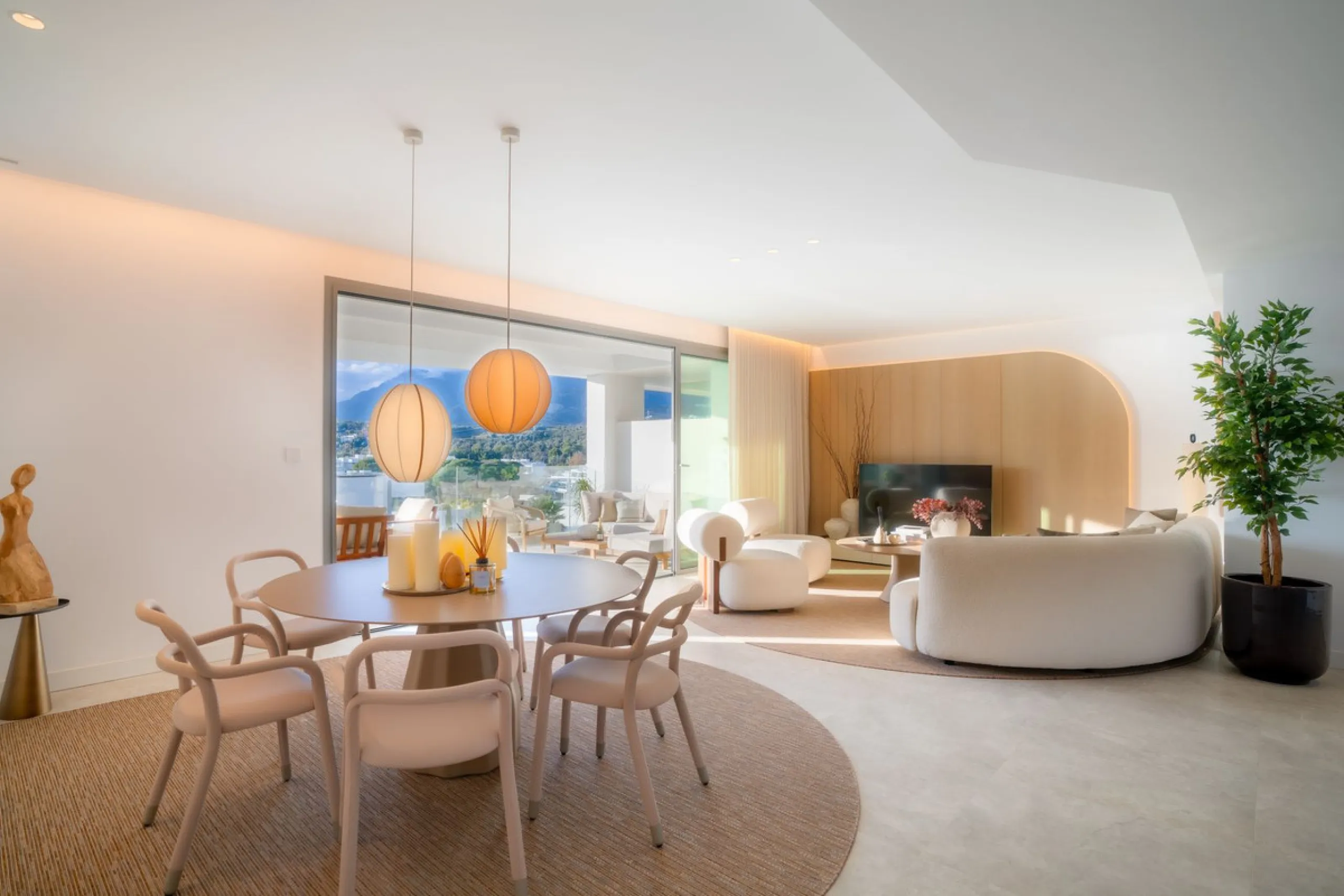 Elegant Middle-Floor Apartment with Panoramic Sea Views in Santa Clara, Marbella