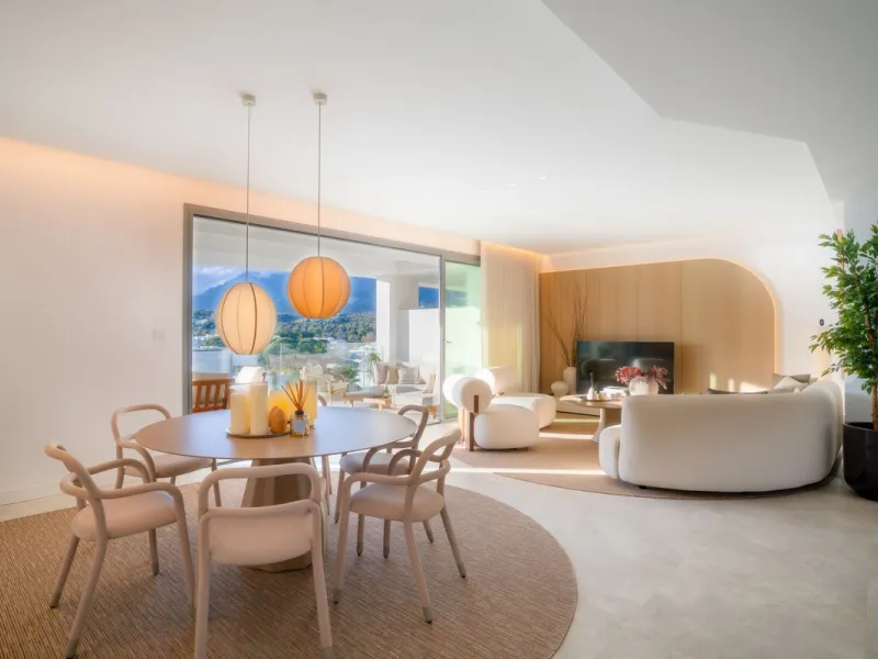 Elegant Middle-Floor Apartment with Panoramic Sea Views in Santa Clara, Marbella