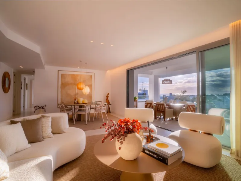 Elegant Middle-Floor Apartment with Panoramic Sea Views in Santa Clara, Marbella