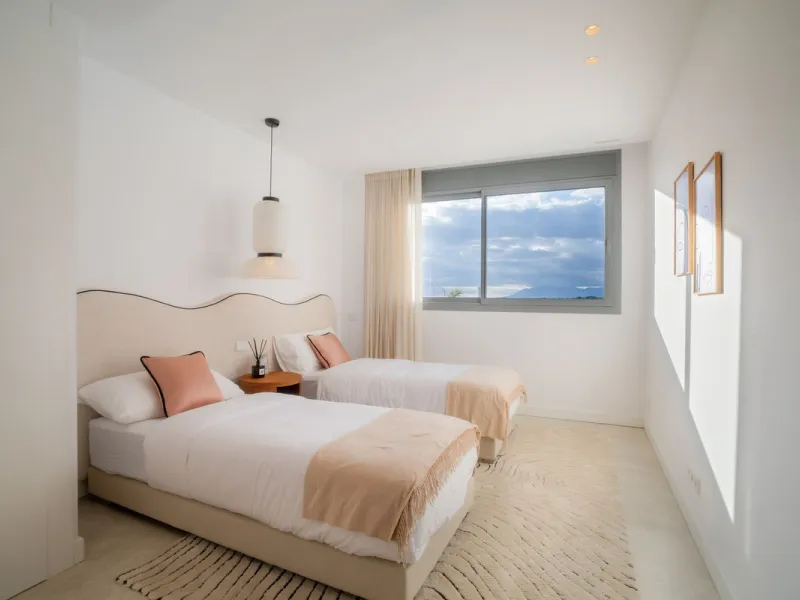 Elegant Middle-Floor Apartment with Panoramic Sea Views in Santa Clara, Marbella