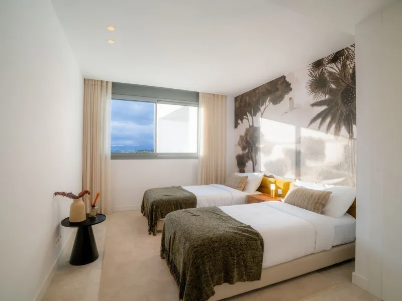 Elegant Middle-Floor Apartment with Panoramic Sea Views in Santa Clara, Marbella