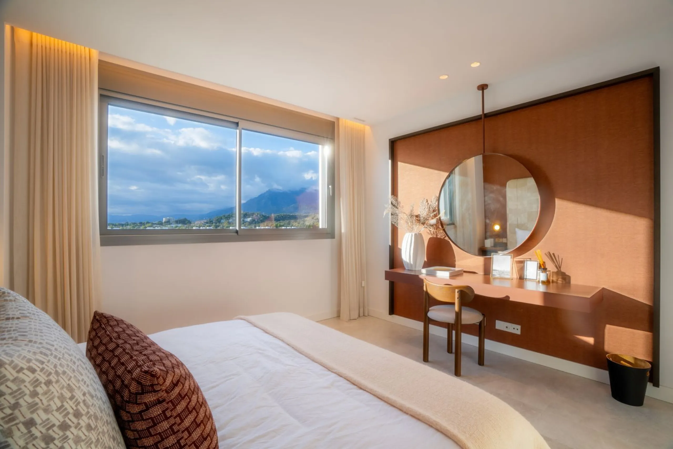 Elegant Middle-Floor Apartment with Panoramic Sea Views in Santa Clara, Marbella