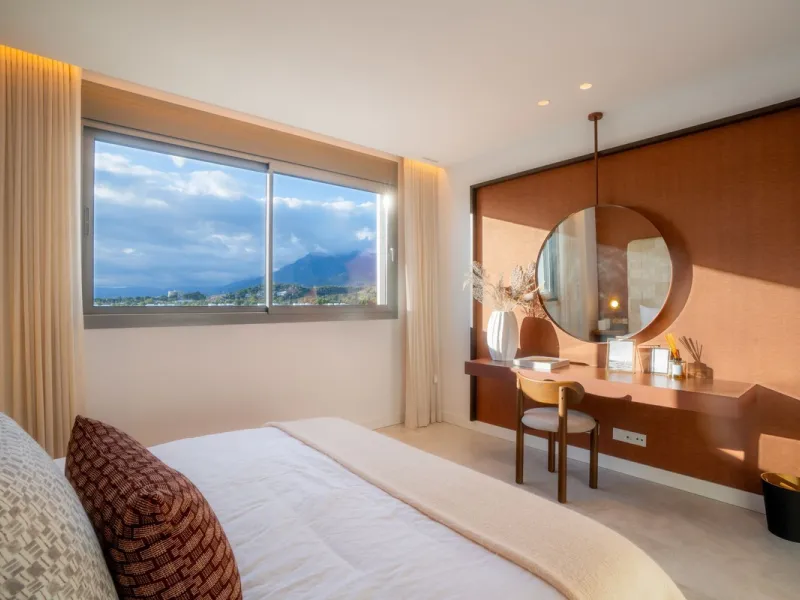 Elegant Middle-Floor Apartment with Panoramic Sea Views in Santa Clara, Marbella