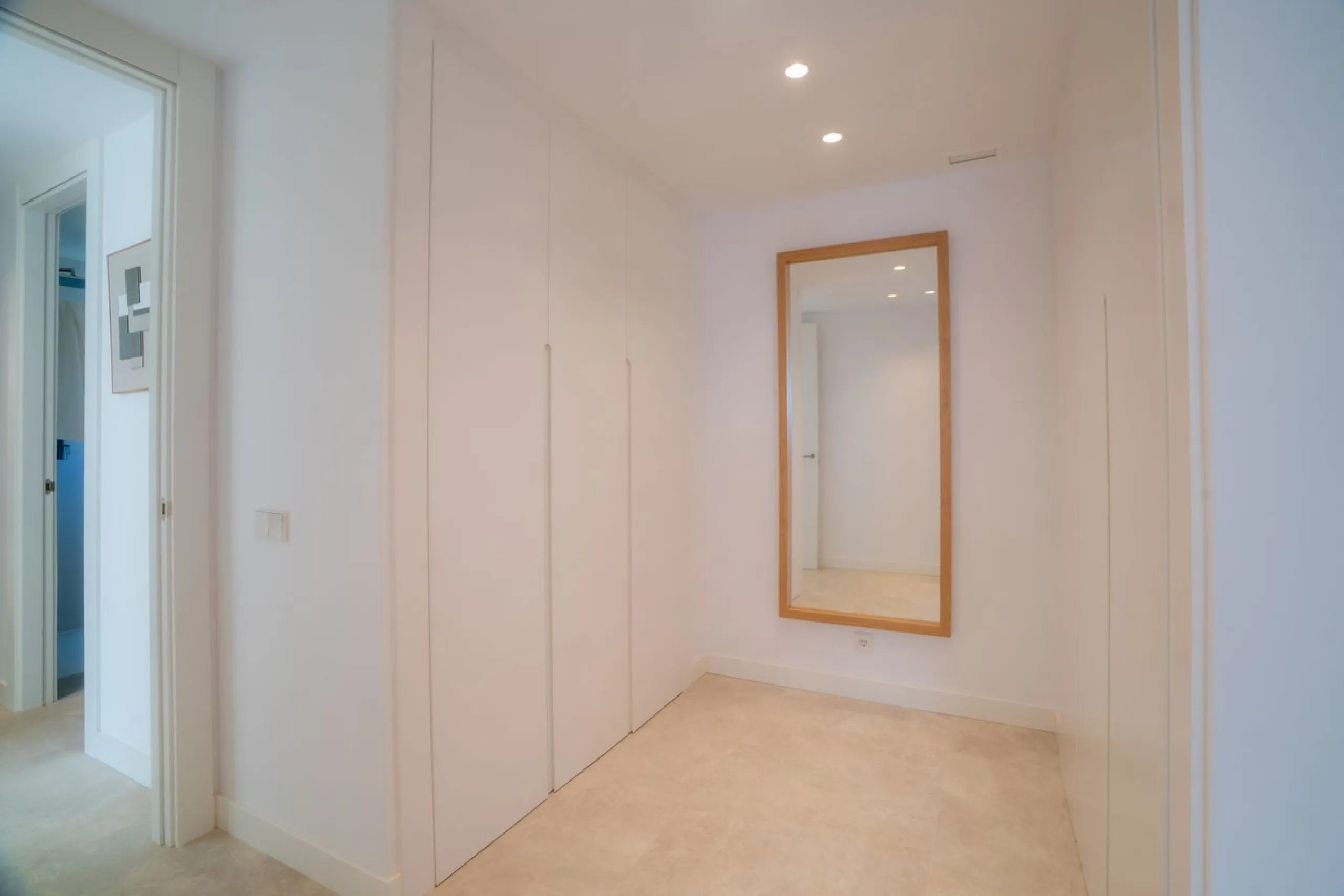 Elegant Middle-Floor Apartment with Panoramic Sea Views in Santa Clara, Marbella