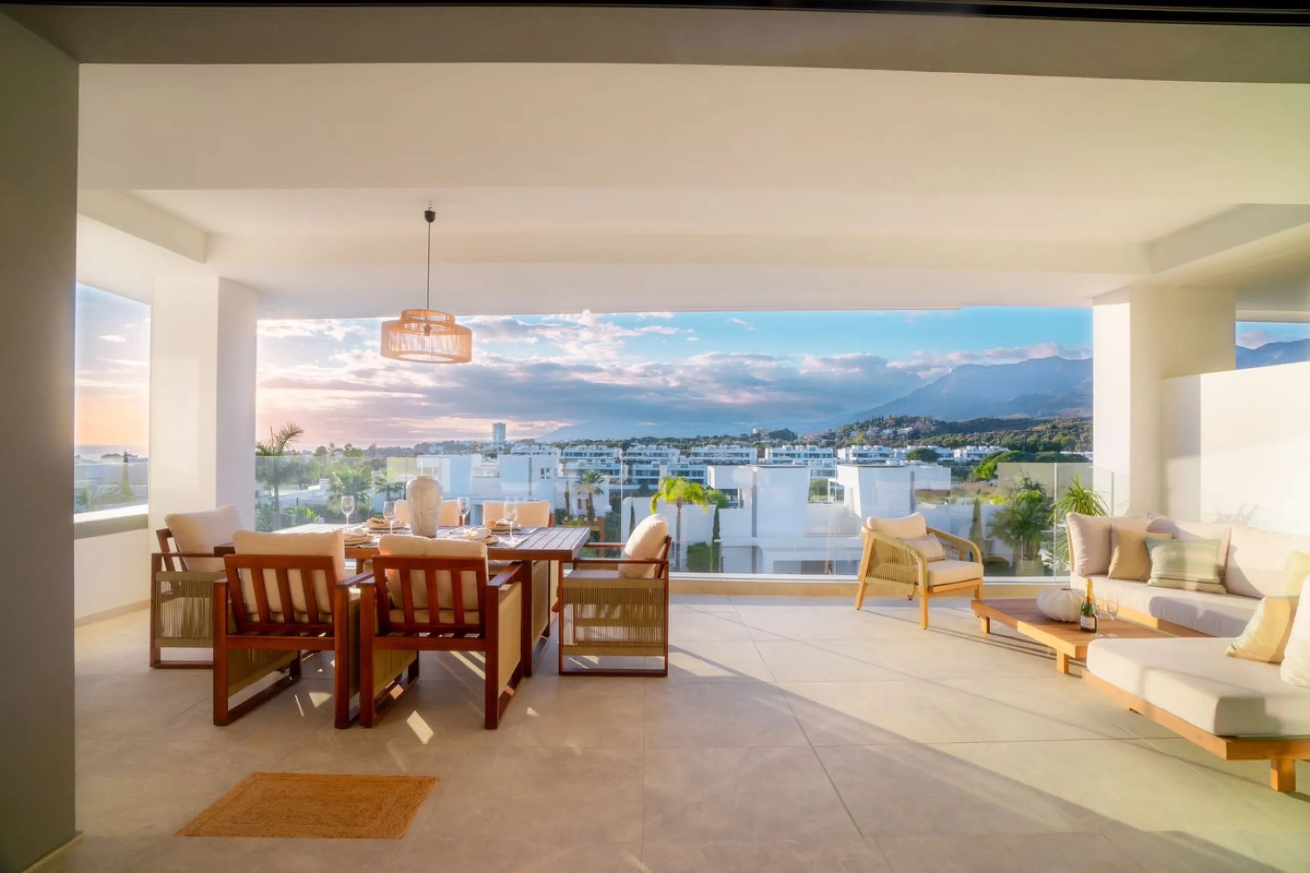 Elegant Middle-Floor Apartment with Panoramic Sea Views in Santa Clara, Marbella