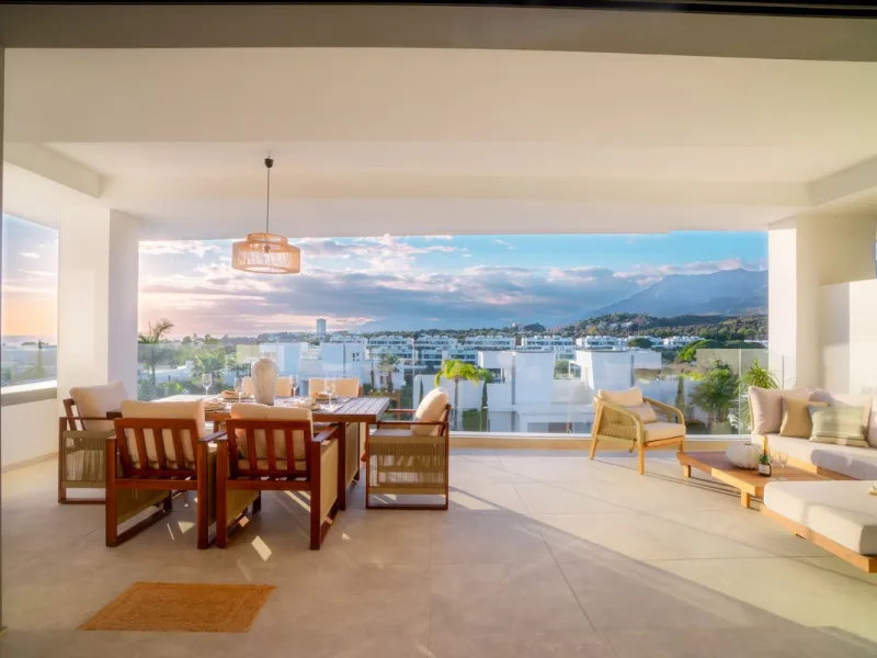 Elegant Middle-Floor Apartment with Panoramic Sea Views in Santa Clara, Marbella