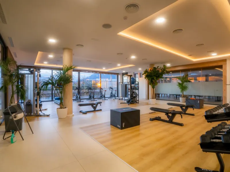 Elegant Middle-Floor Apartment with Panoramic Sea Views in Santa Clara, Marbella