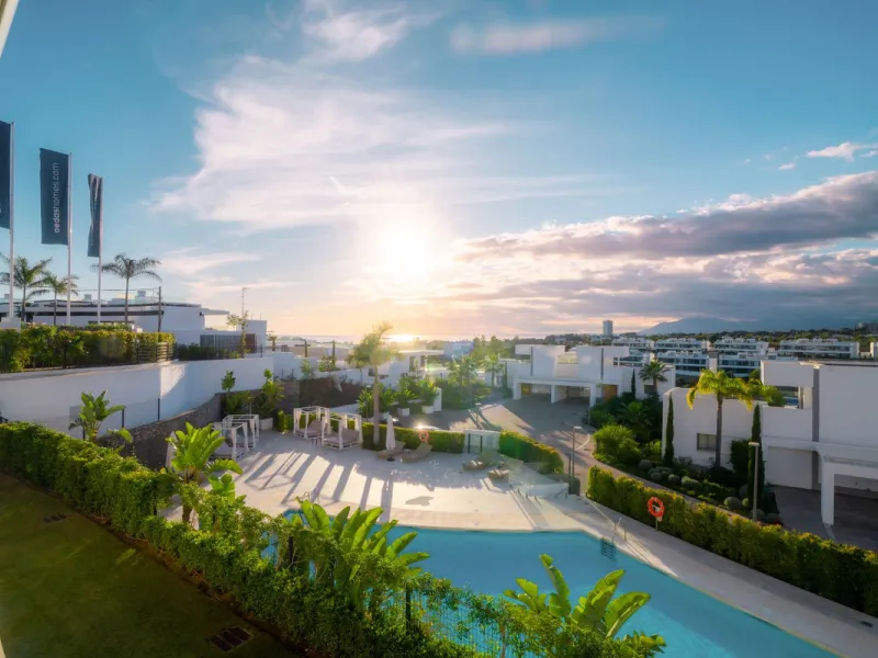 Elegant Middle-Floor Apartment with Panoramic Sea Views in Santa Clara, Marbella