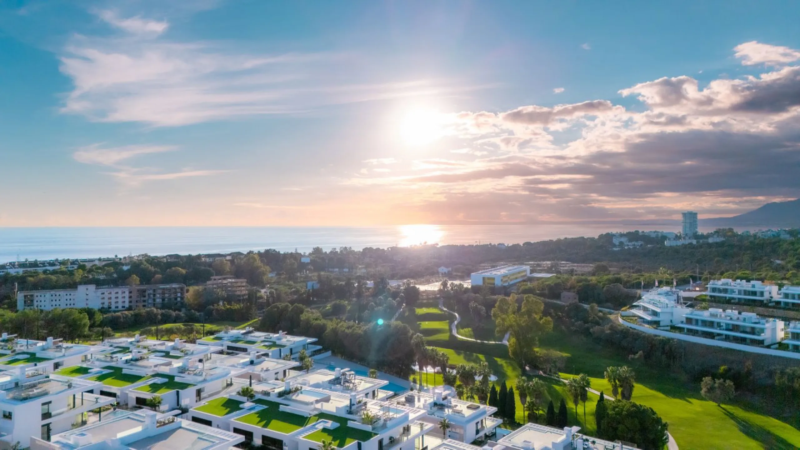 Elegant Middle-Floor Apartment with Panoramic Sea Views in Santa Clara, Marbella