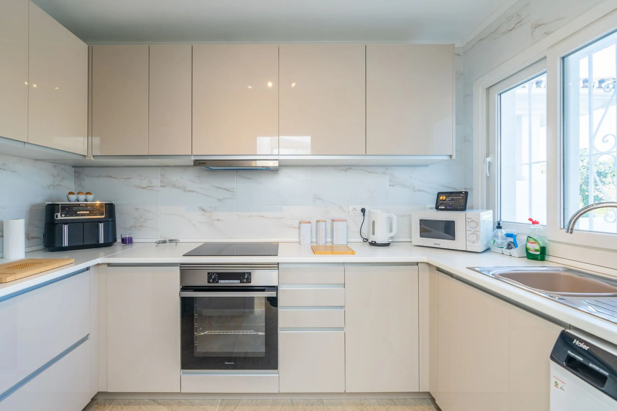 Welcome to this stylish recently renovated 2 bedroom, 2 bathroom apartment.