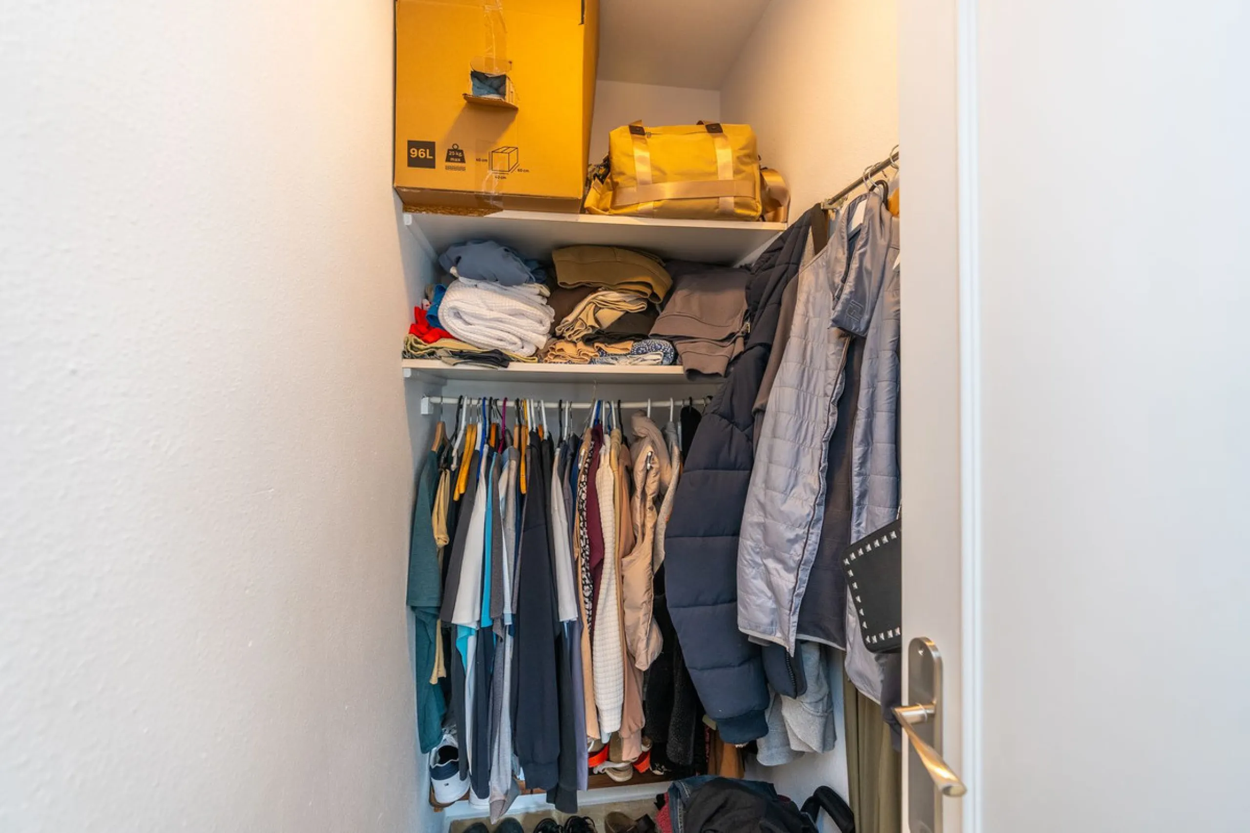 Welcome to this stylish recently renovated 2 bedroom, 2 bathroom apartment.