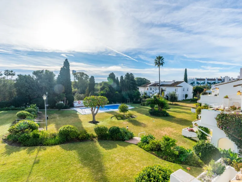 Welcome to this stylish recently renovated 2 bedroom, 2 bathroom apartment.