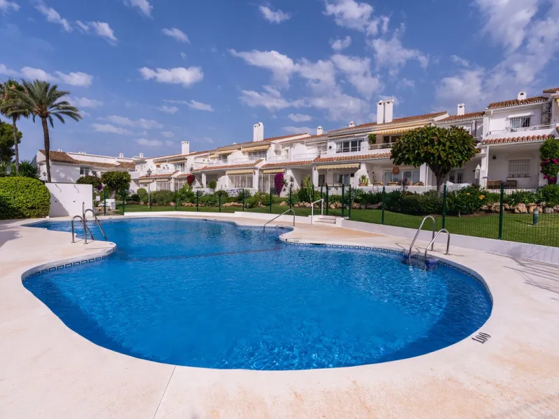 Welcome to this stylish recently renovated 2 bedroom, 2 bathroom apartment.