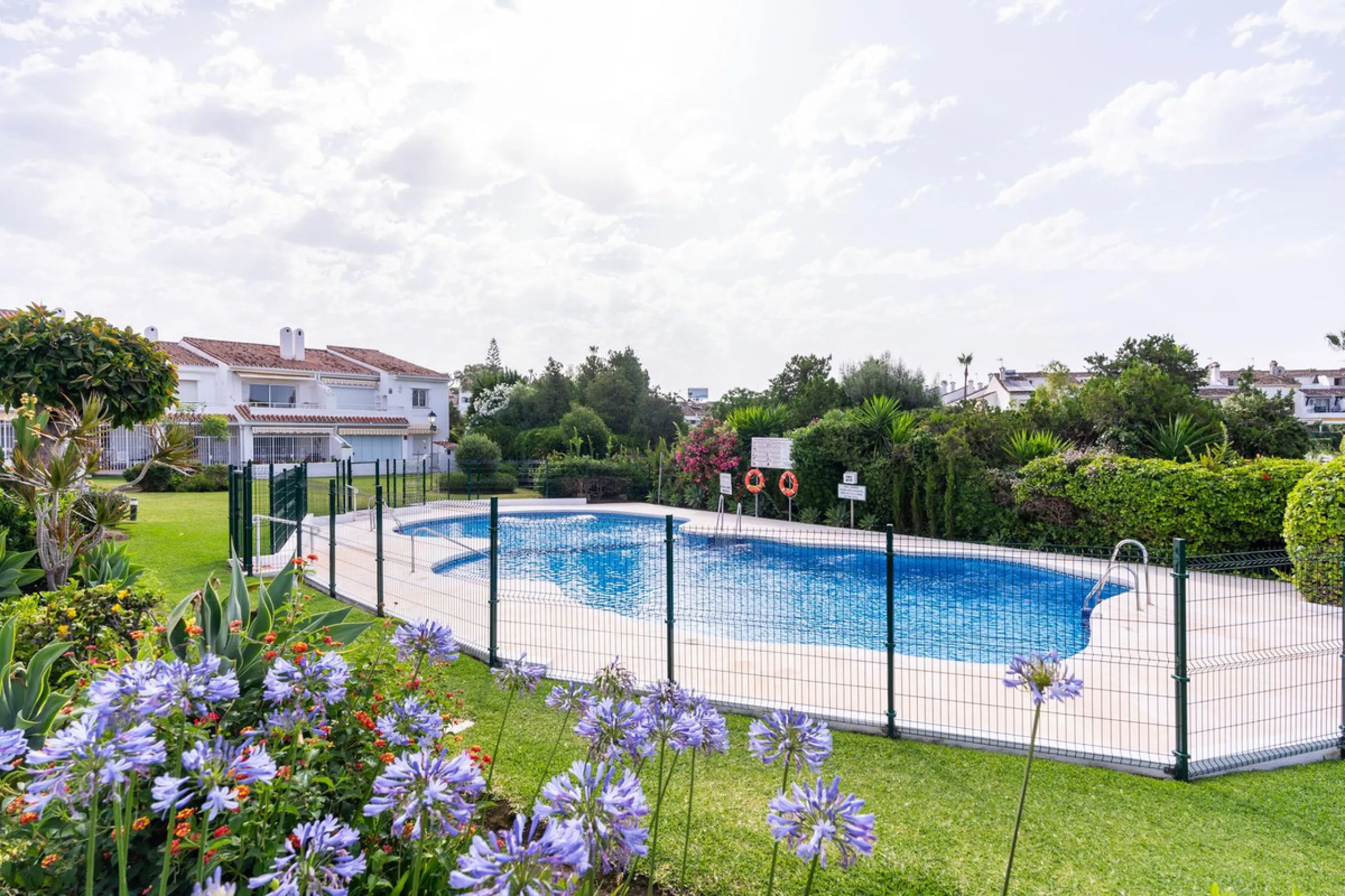 Welcome to this stylish recently renovated 2 bedroom, 2 bathroom apartment.