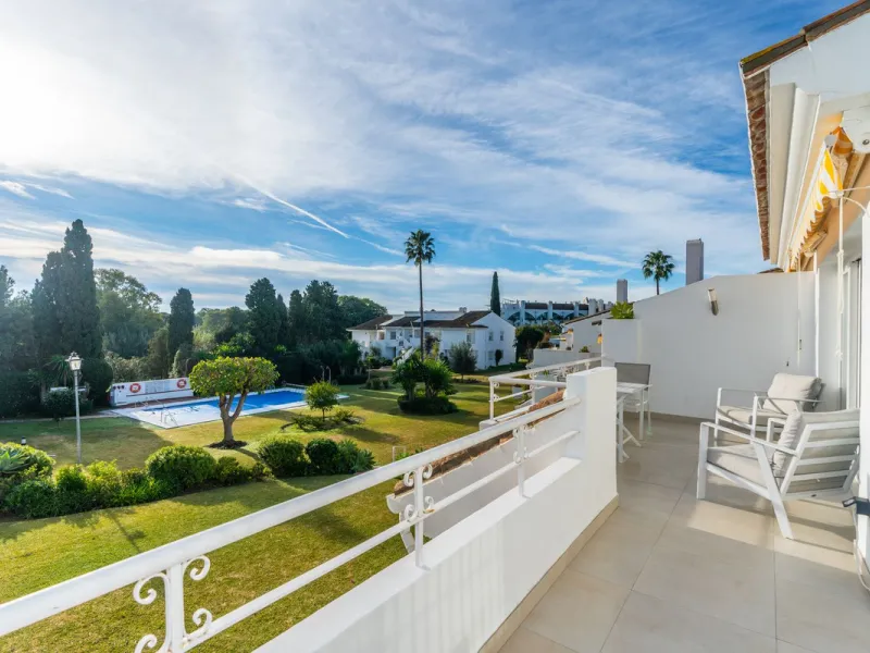 Welcome to this stylish recently renovated 2 bedroom, 2 bathroom apartment.