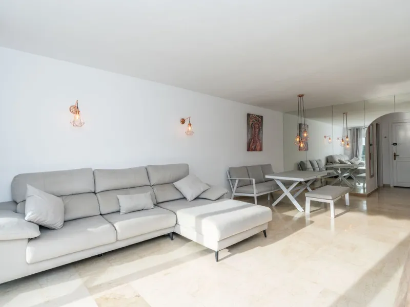 Welcome to this stylish recently renovated 2 bedroom, 2 bathroom apartment.