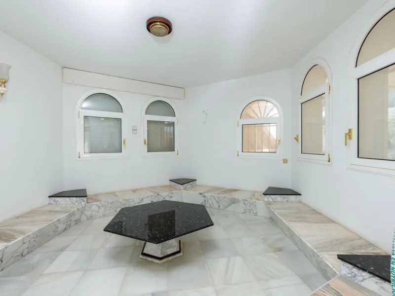 Welcome to an extraordinary opportunity to own a magnificent mansion in the heart of Torremuelle, Costa del Sol. Spanning an impressive 1,146 square meters of luxurious living space, set on a vast 3,077 square meter plot, this estate offers a lifestyle of