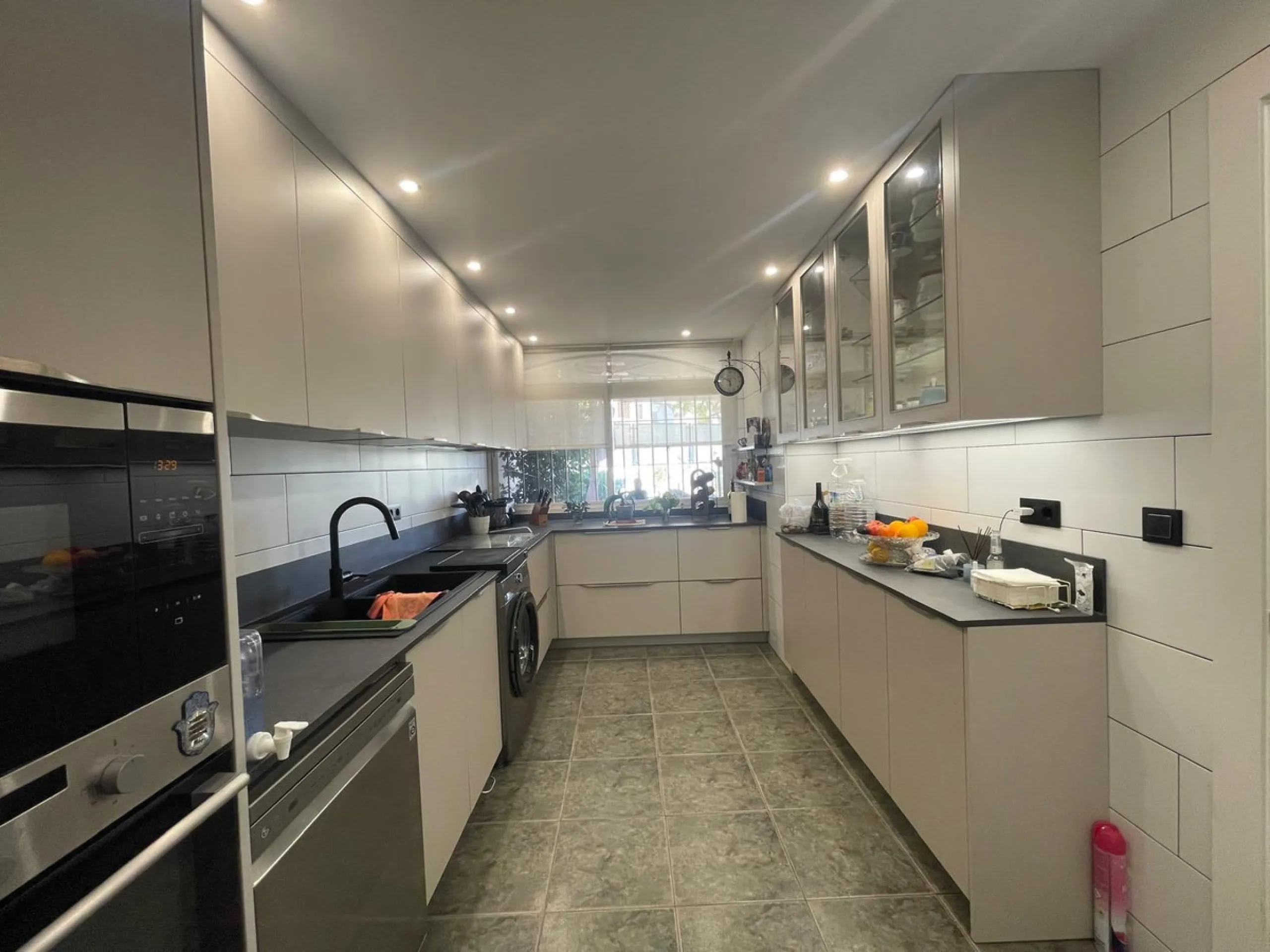 Corner town house with interior elevator in Benalmádena, Arroyo de la Miel, with sea views and a privileged location.