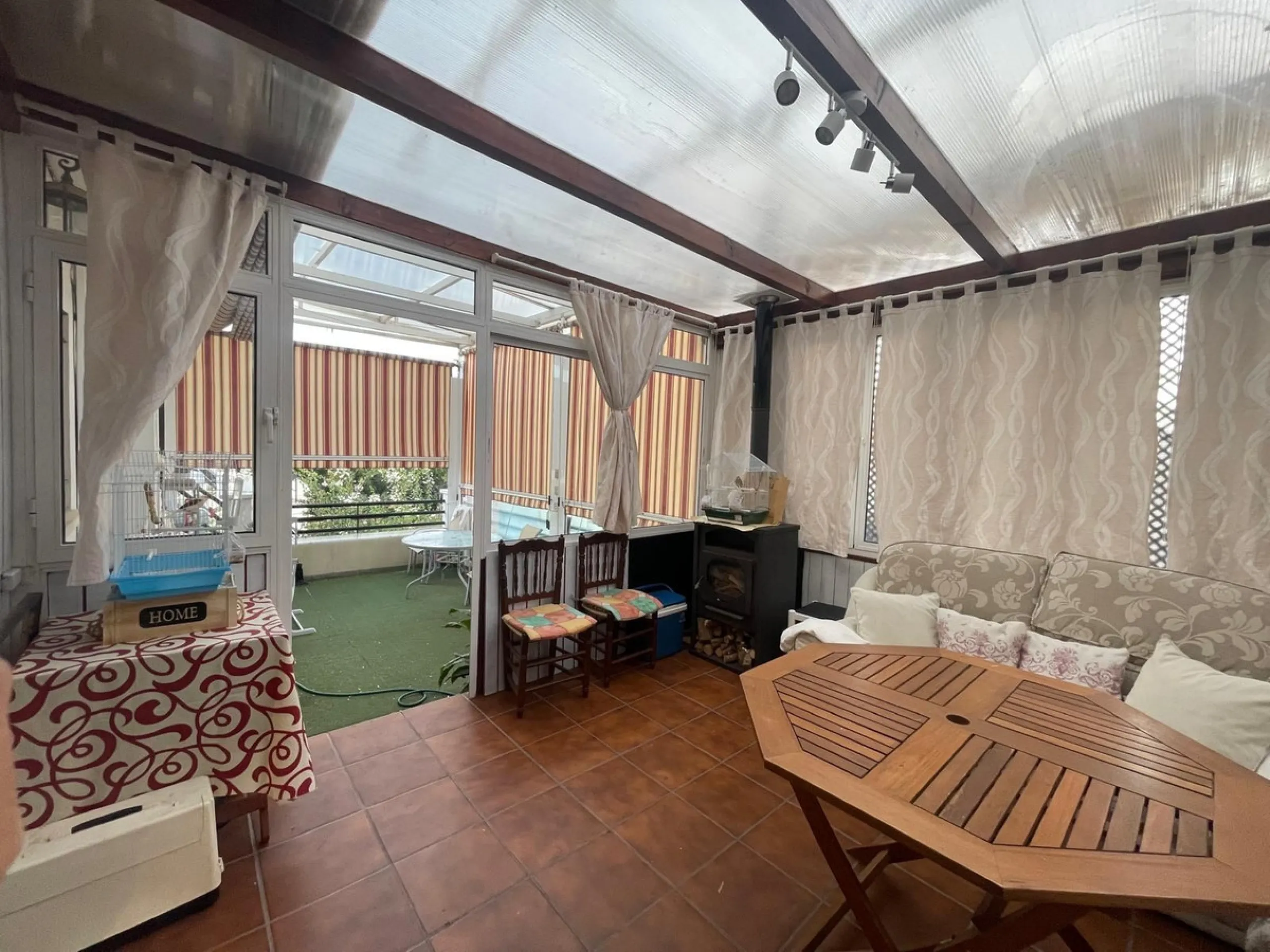 Corner town house with interior elevator in Benalmádena, Arroyo de la Miel, with sea views and a privileged location.