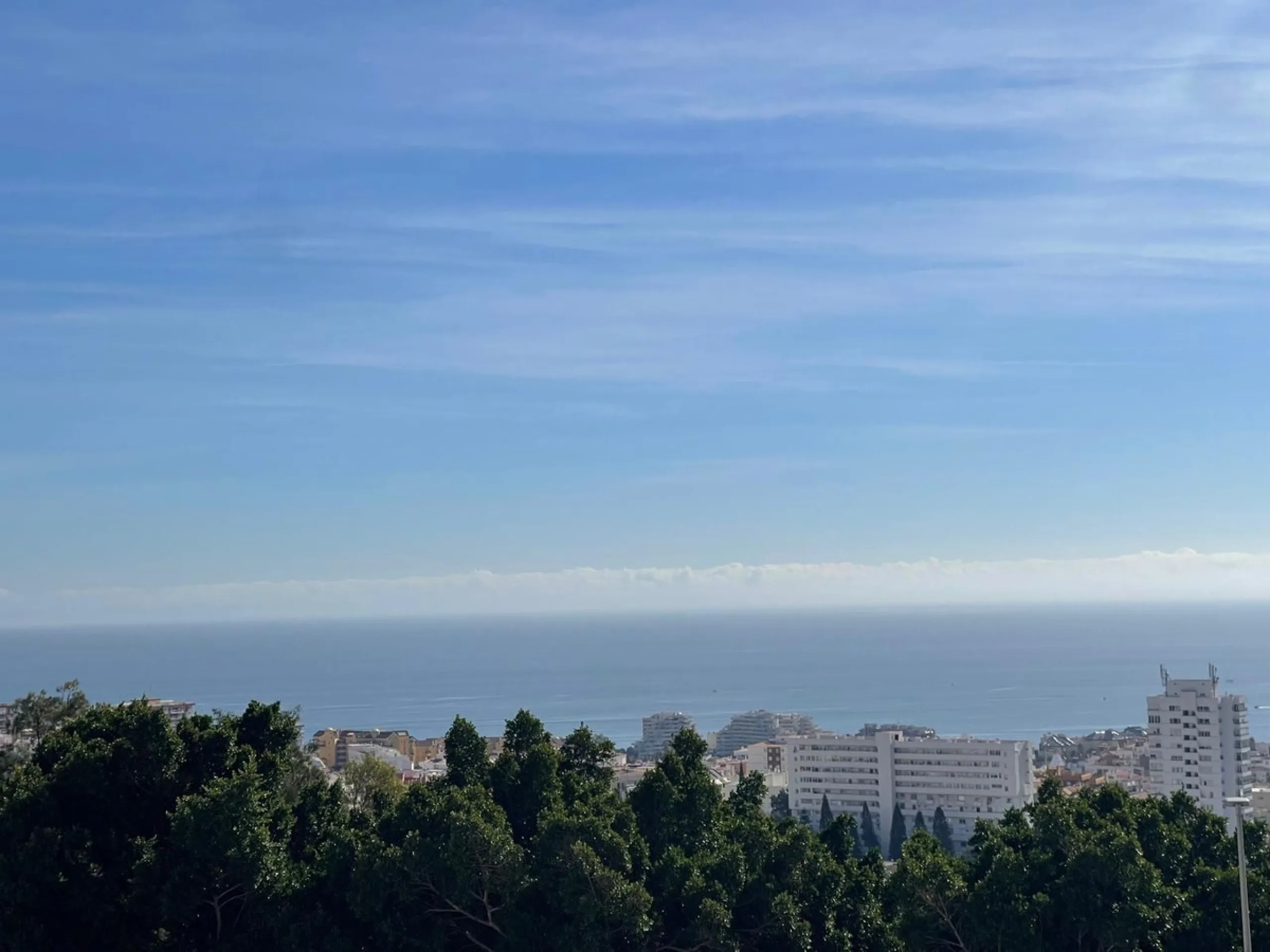 Corner town house with interior elevator in Benalmádena, Arroyo de la Miel, with sea views and a privileged location.