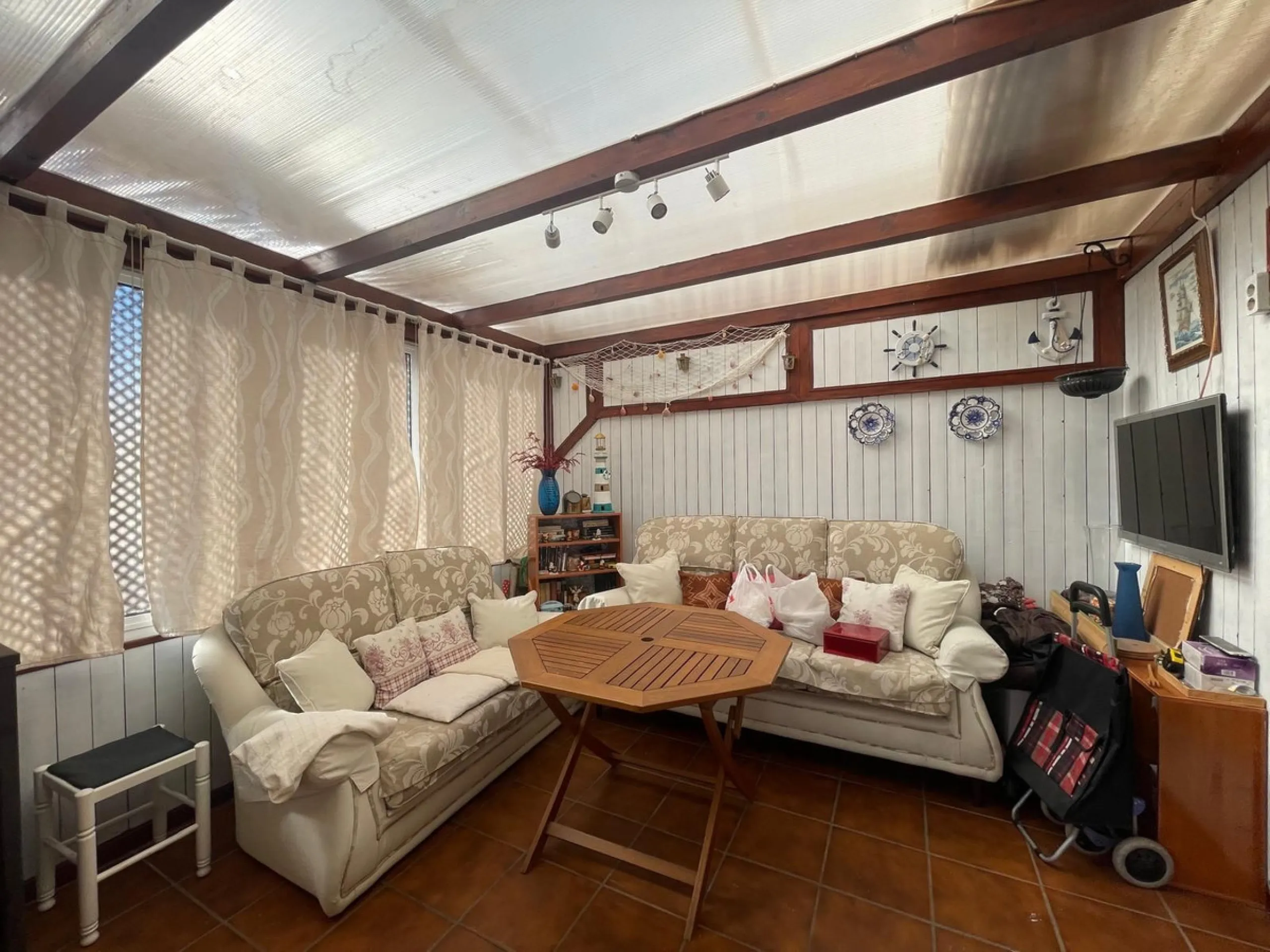 Corner town house with interior elevator in Benalmádena, Arroyo de la Miel, with sea views and a privileged location.