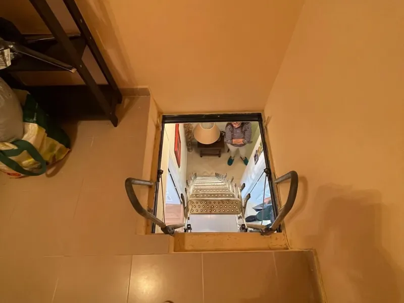Corner town house with interior elevator in Benalmádena, Arroyo de la Miel, with sea views and a privileged location.