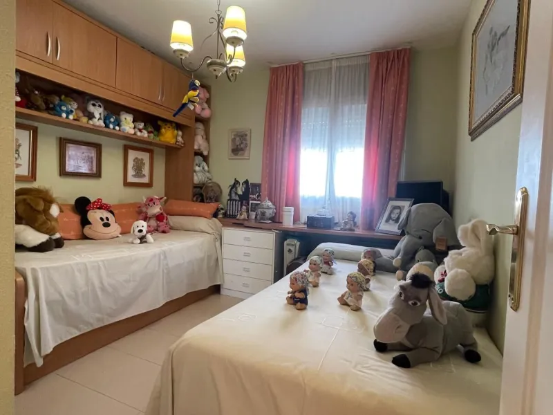 Corner town house with interior elevator in Benalmádena, Arroyo de la Miel, with sea views and a privileged location.