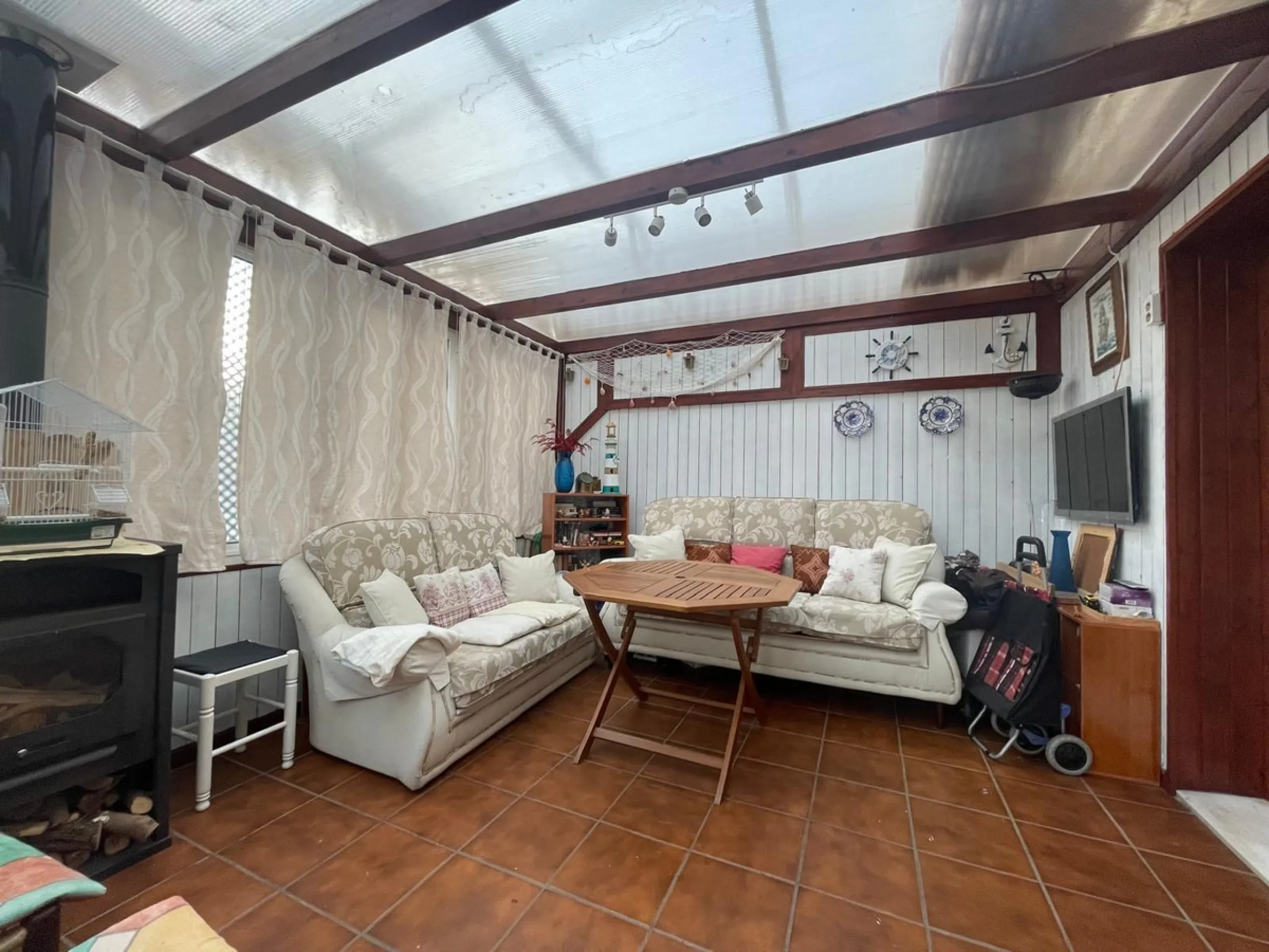 Corner town house with interior elevator in Benalmádena, Arroyo de la Miel, with sea views and a privileged location.