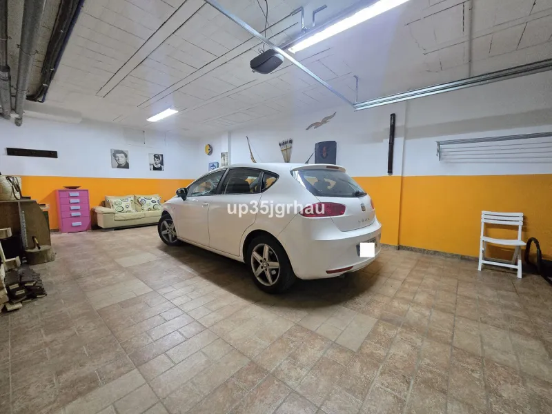 A magnificent 4-bedroom townhouse (195 m2) is for sale in Cancelada. This spacious and bright family home faces south and is located in a quiet and highly sought-after area of ​​Cancelada, ideal for families.